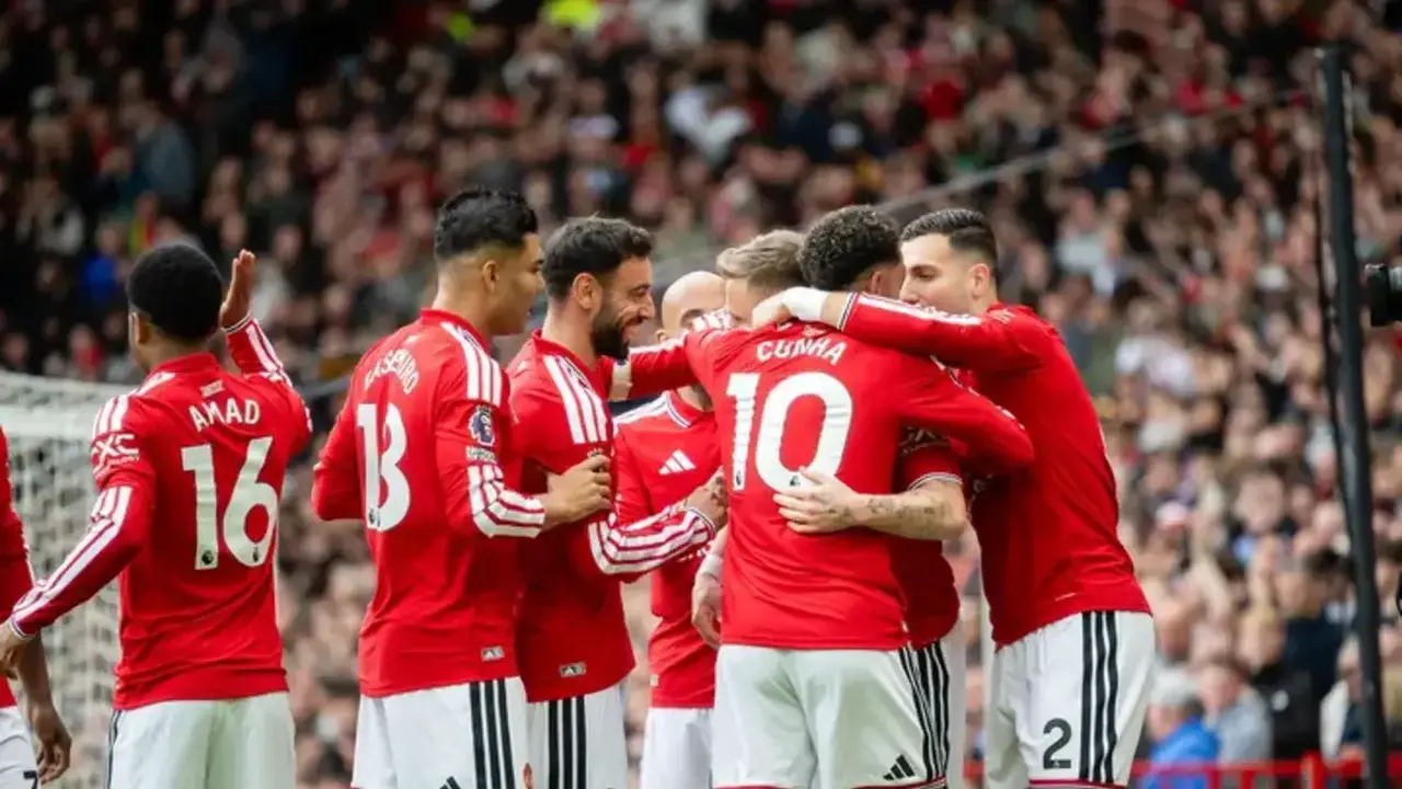مانشستر يونايتد يقترب من التعاقد مع لاعب وسط جديد مقابل 45 مليون يورو
